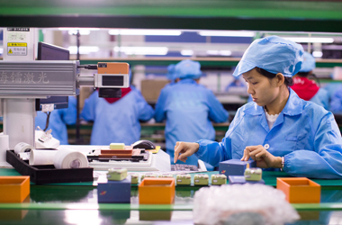 組裝加工-鐳雕作業