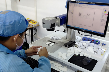 組裝加工-絲印雕刻作業